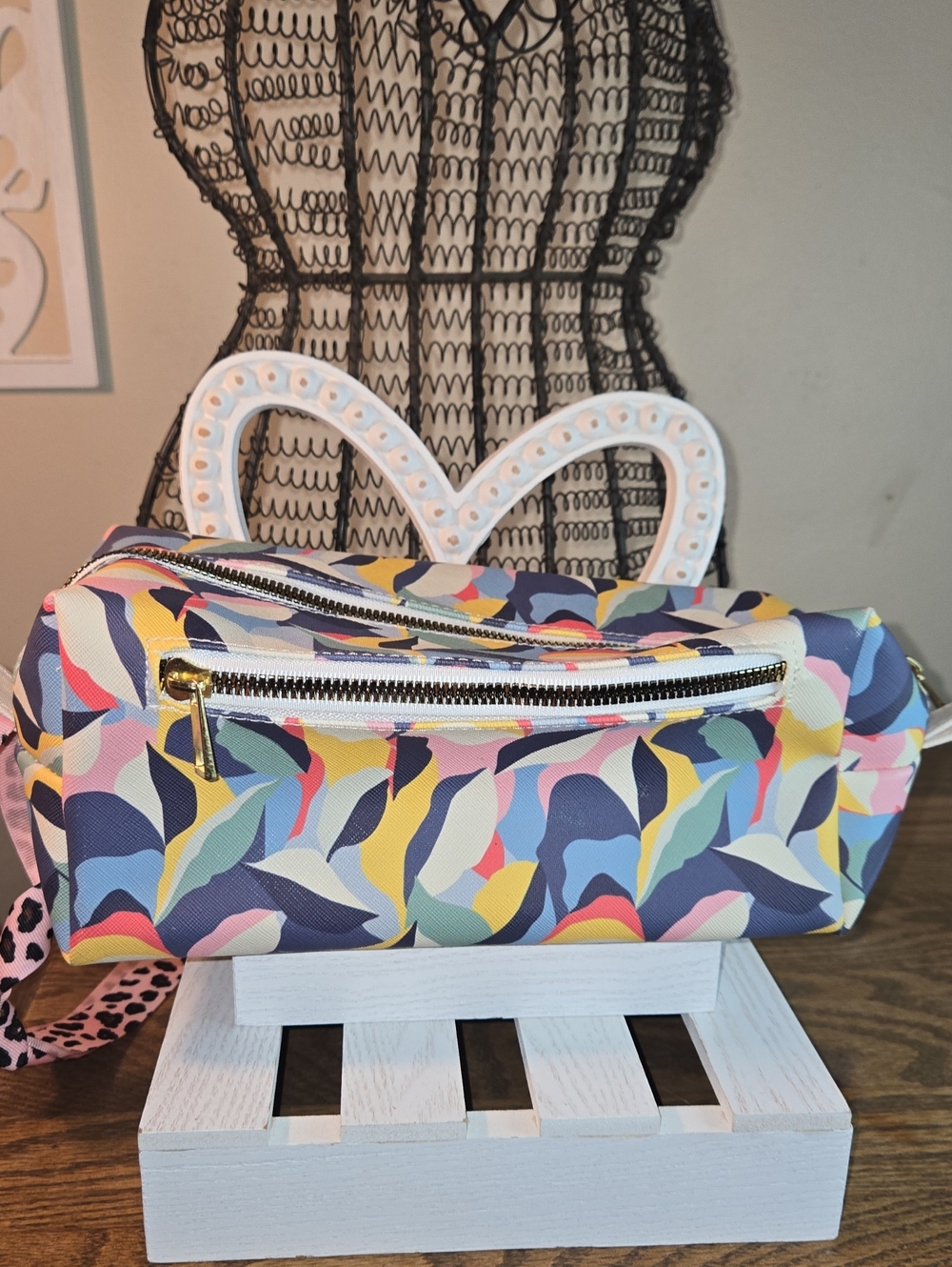 Colorful Leaf-Print Women’s Cosmetic Bag